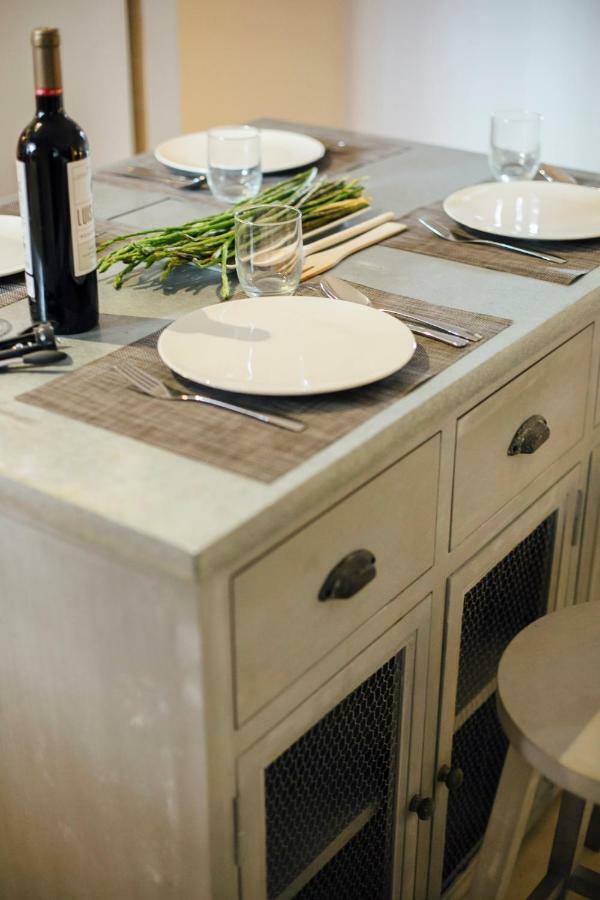 One & Lux- Lagar Apartment เซบีญา ภายนอก รูปภาพ